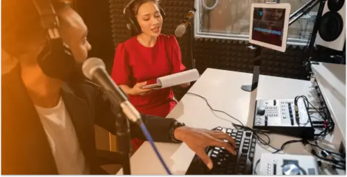 ¿Cómo convertirse en locutor de radio?